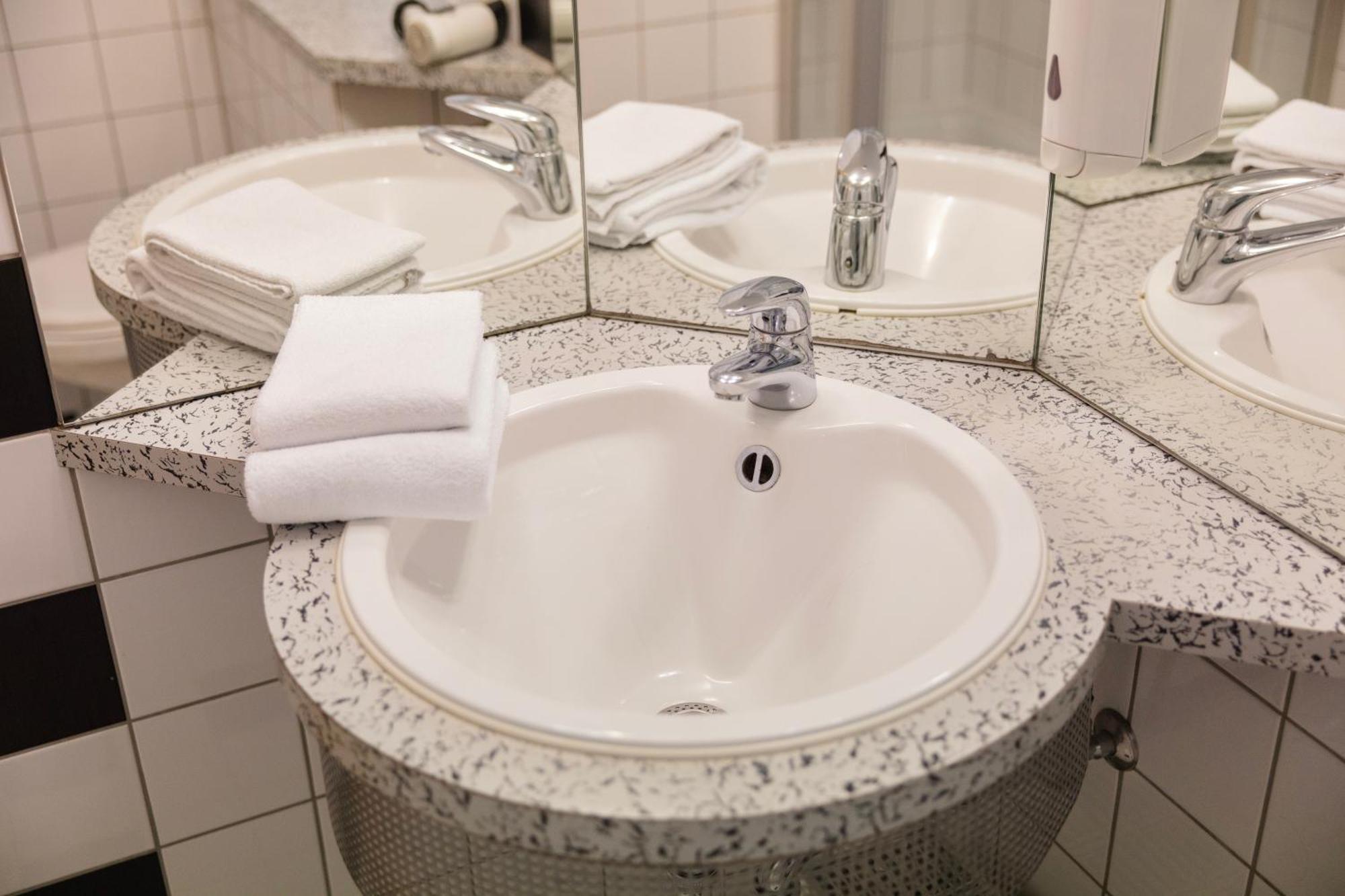 C-YOU Hotel Chemnitz Buitenkant foto