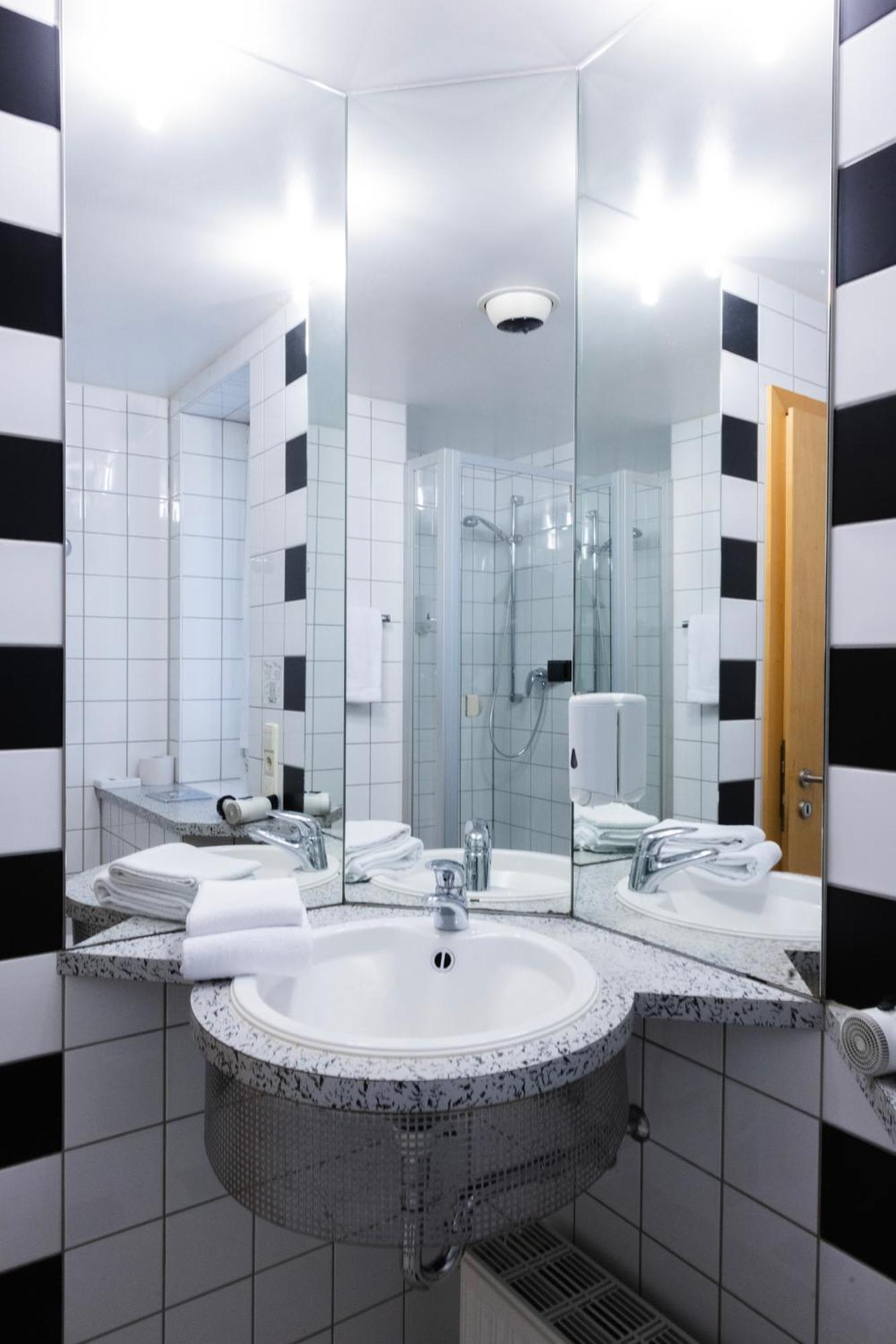 C-YOU Hotel Chemnitz Buitenkant foto